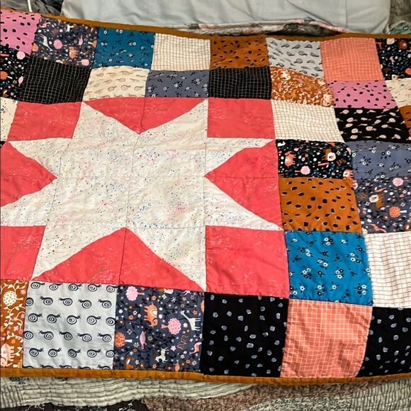 Multicolor Patchwork Quilt - Picture 1 of 2
